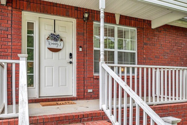 Building Photo - 2029 Sunday Silence Dr