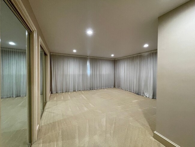 Building Photo - Gorgeous Mid-Century Modern Home Adjacent to BYU