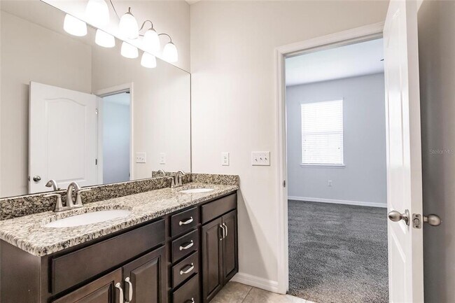 Building Photo - 3215 Oriole Dr