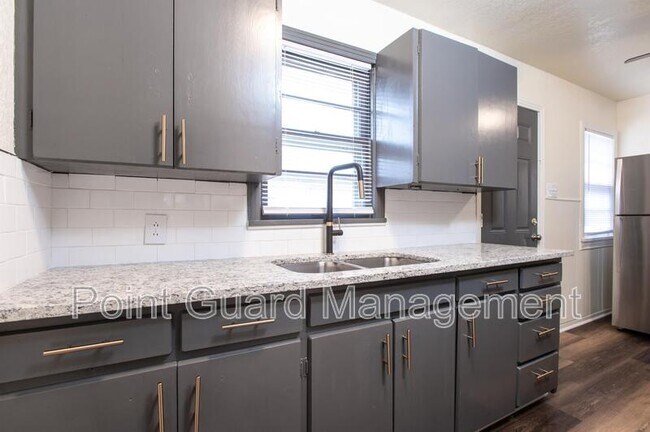 Building Photo - 3201-3207 S Waco Ave