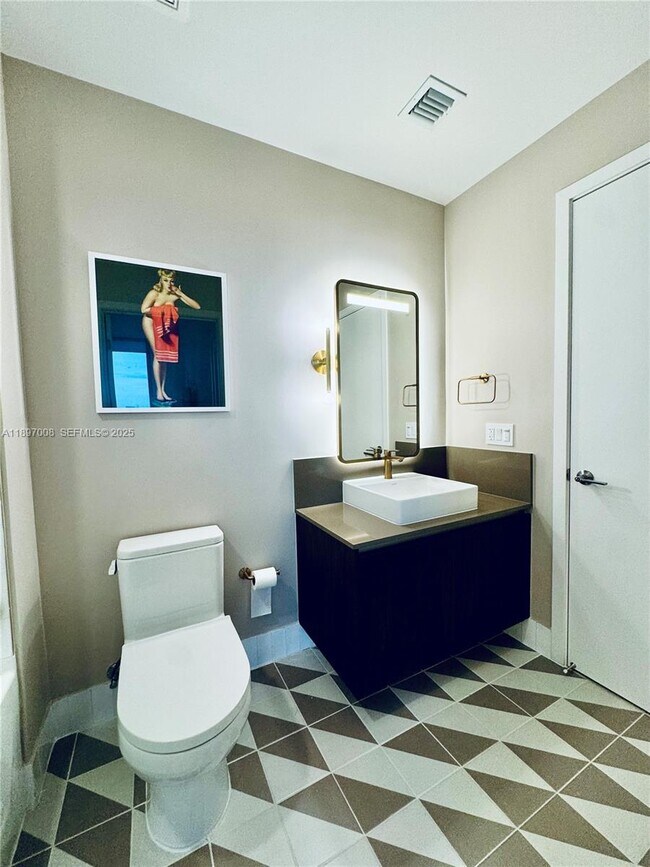 Building Photo - 159 NE 6th St