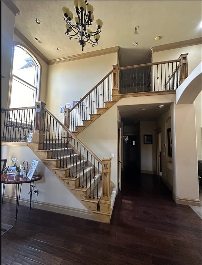 Building Photo - 6 Bed/3.5 Bathroom house in Herriman