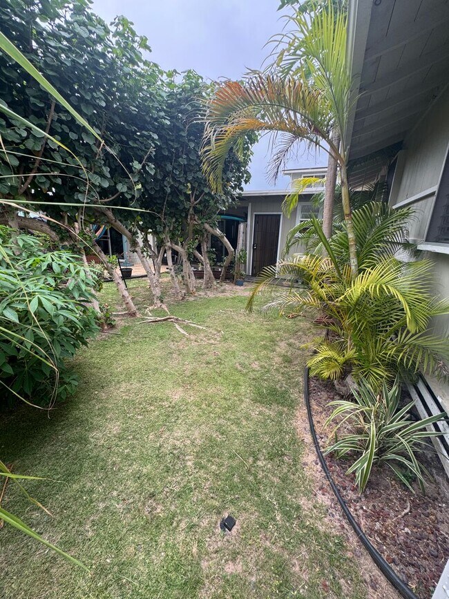 Building Photo - Attached Guest Studio Home in Kailua Town with Yard, and Pets Allowed