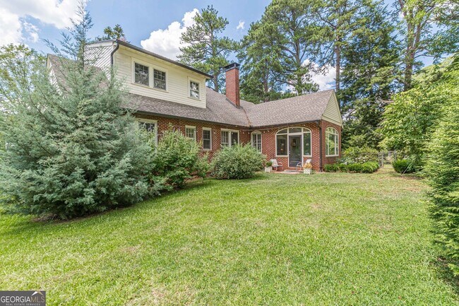 Building Photo - 1878 Cambridge Ave