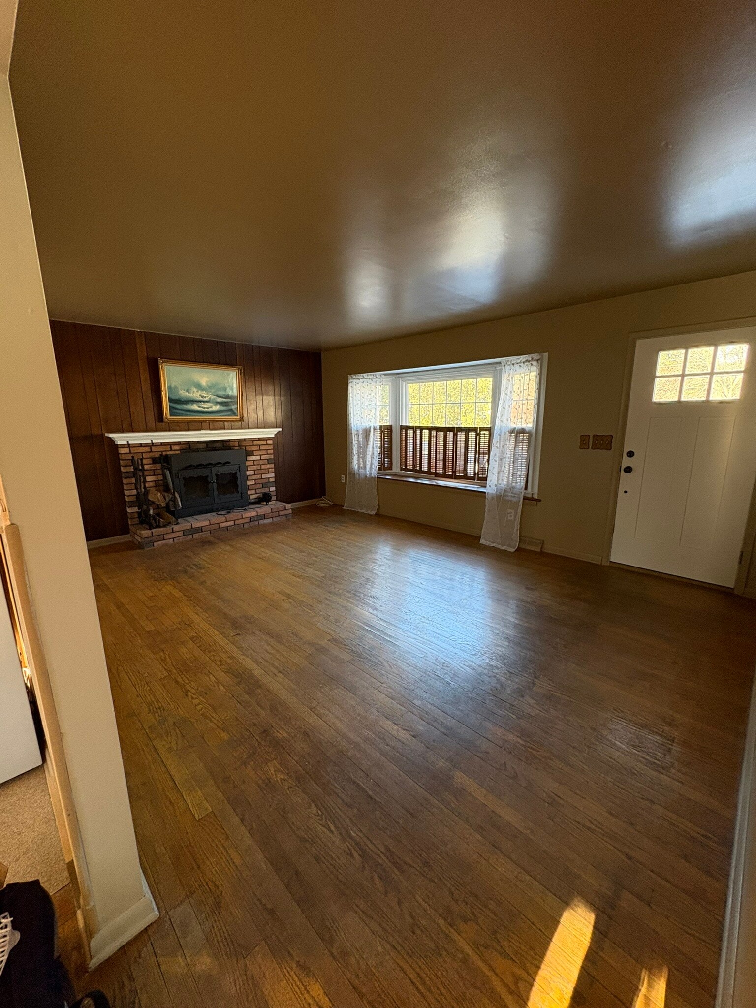 Living Room - 628 Sunny Ln