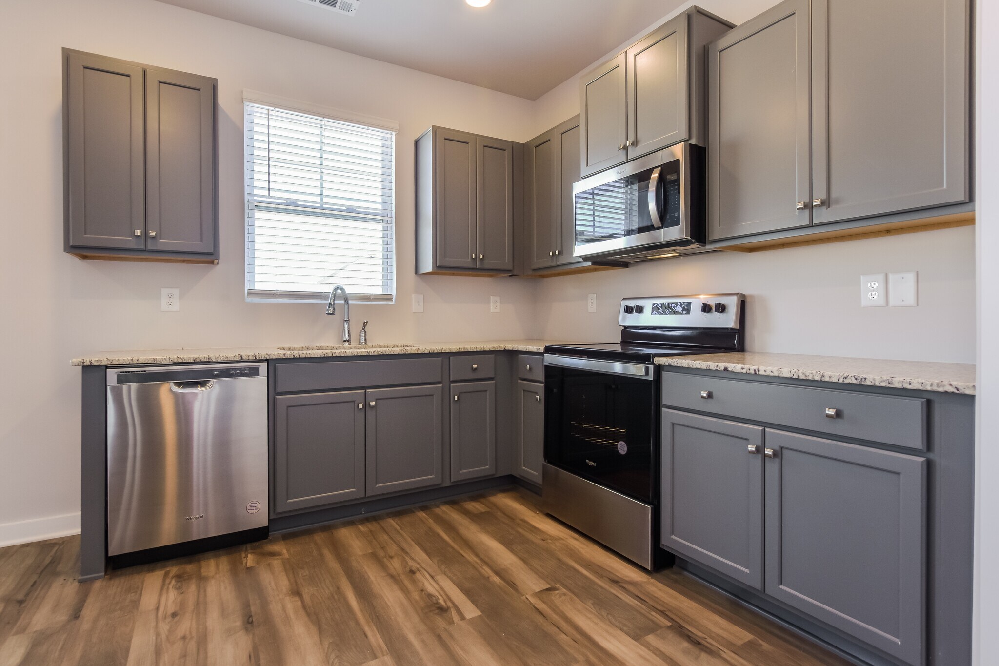 Building Photo - 26322 Valley Ridge Rd