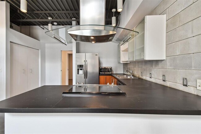Building Photo - 217 N 12th St