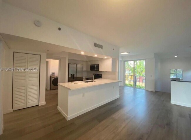 Building Photo - 3105 NE 184th St