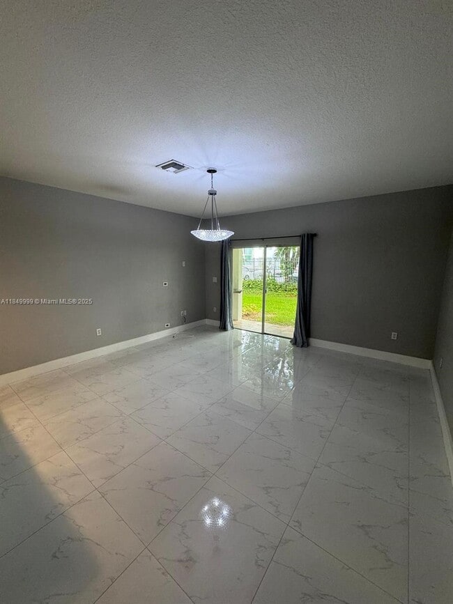Building Photo - 8420 SW 150th Ave