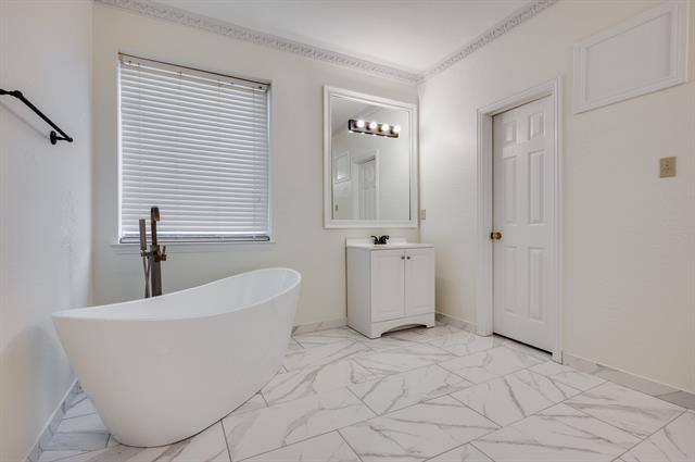 Building Photo - 3600 Leighton Ridge Dr