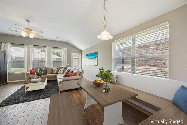 Building Photo - 205 N Bending Oak Ln