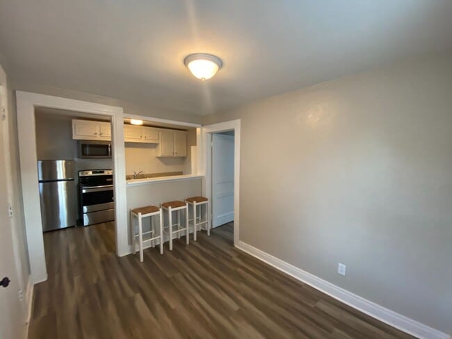 Primary Photo - 2354 Forbes St
