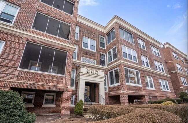 Building Photo - 11 Vinal St