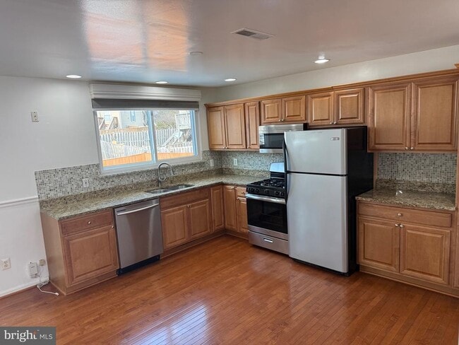 Building Photo - 16918 Toms River Loop