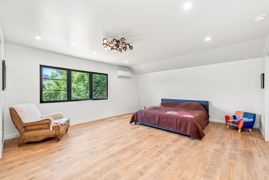 Building Photo - 2474 Barbara Dr