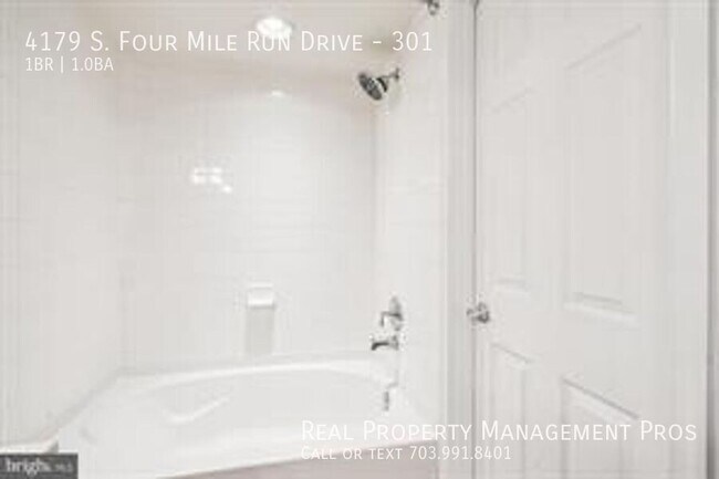 Building Photo - 4179 S Four Mile Run Dr