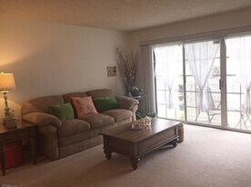 Building Photo - 59 Lindsey Ct