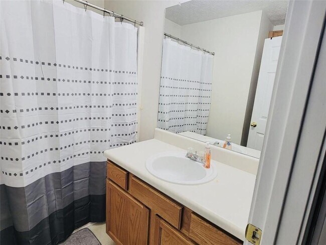 Building Photo - 6904 Silver Bend Pl SE