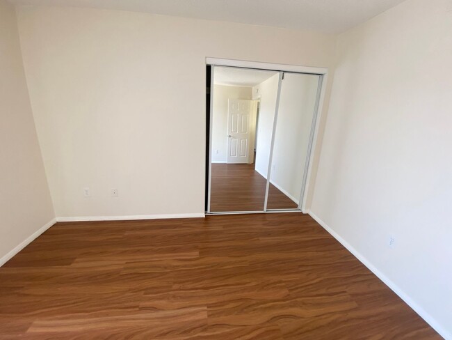 Building Photo - MOVE IN SPECIAL! 50% OFF FEBRUARY RENT! 2 ...