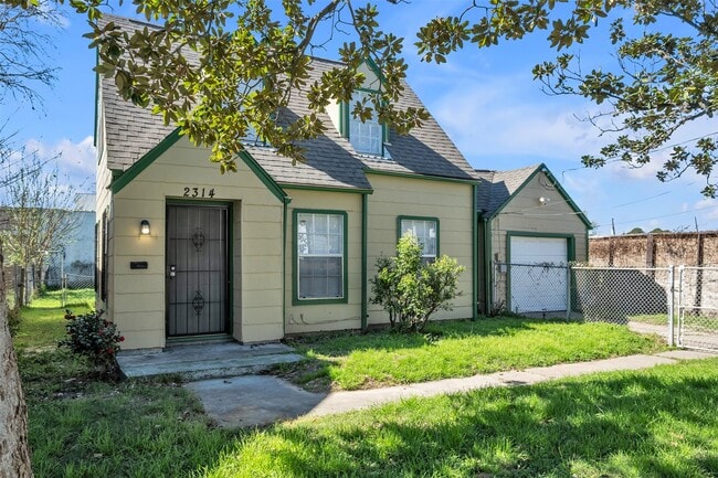 Building Photo - 2314 Eagle St