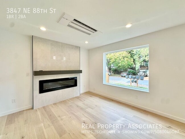 Building Photo - 3847 NE 88th St