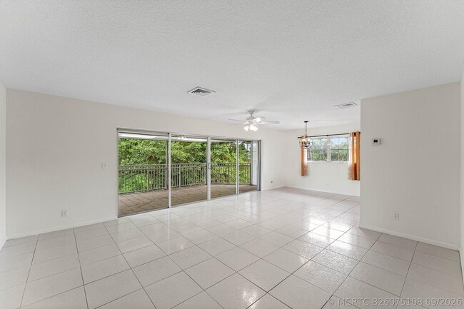 Building Photo - 408 Pine Tree Ct