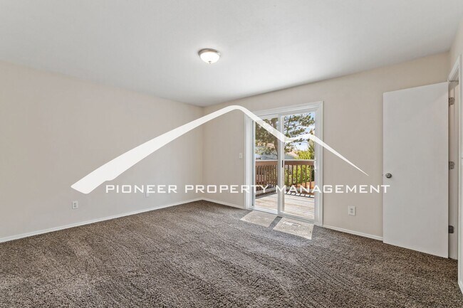 Building Photo - "Westside is the Best Side" - 4 bedroom, 2 full bathroom, 2 car garage, and fully enclosed yard.