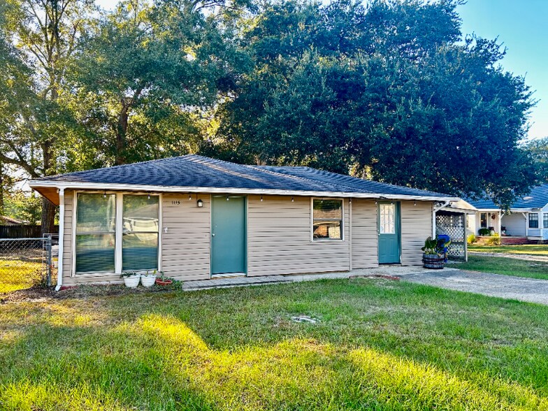 Primary Photo - 1115 N Texas St