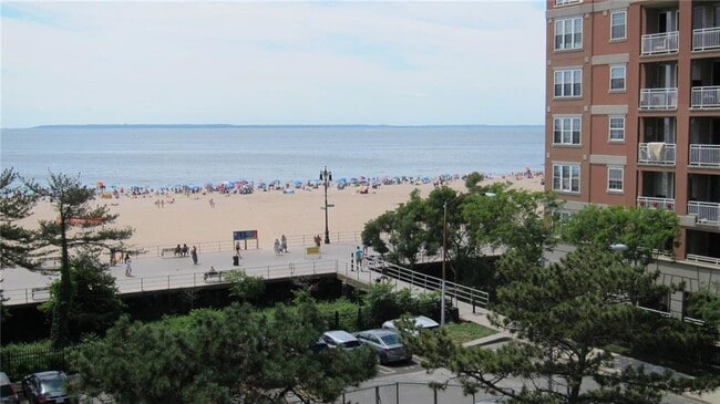 Building Photo - 35 Seacoast Terrace