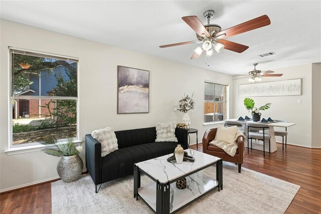 Building Photo - 8411 Glen Canyon Dr