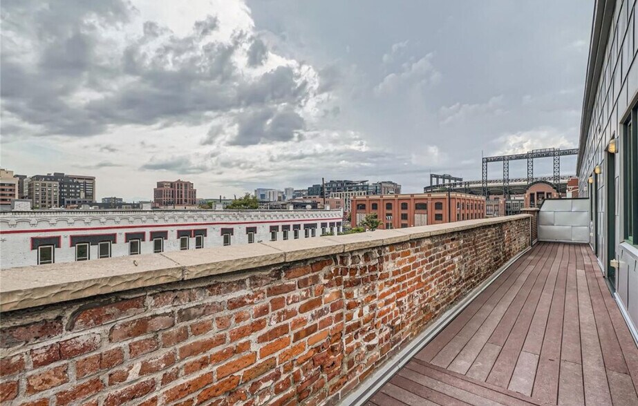 Building Photo - 2101 Larimer St