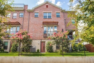 Building Photo - 4323 Dickason Ave