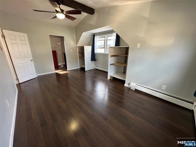 Building Photo - 777 Oakwood Ln