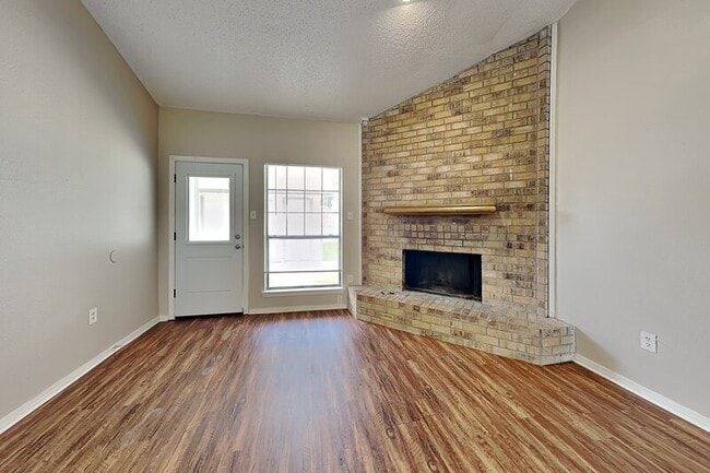 Building Photo - 6324 Alissa Dr
