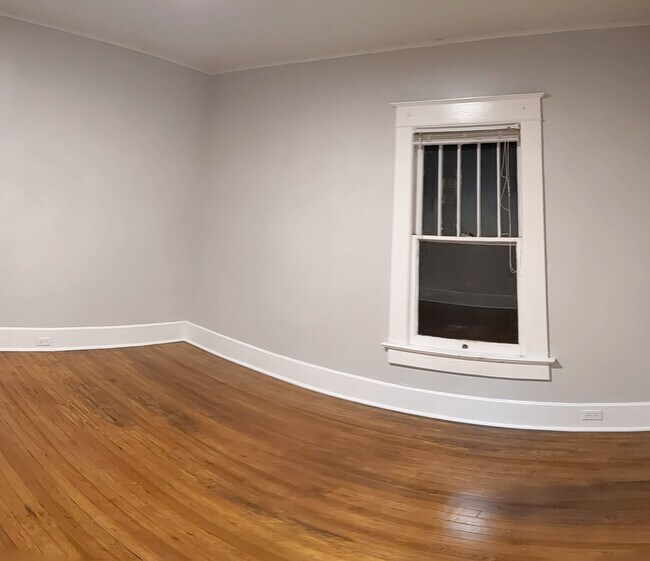 Building Photo - 7327 1st Ave N