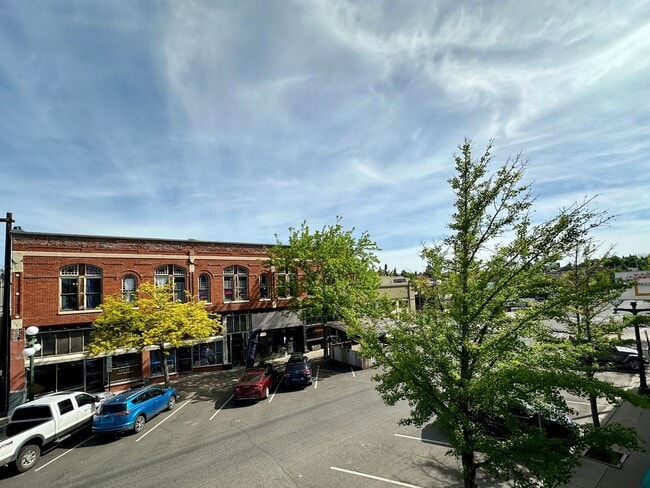 Building Photo - Modern Living with a Touch of Historic Charm