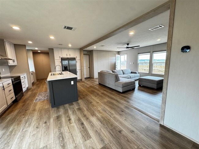 Building Photo - 191 Holly Pond