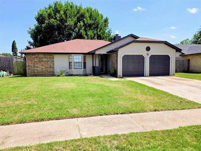 Building Photo - 2641 Berkshire Ln