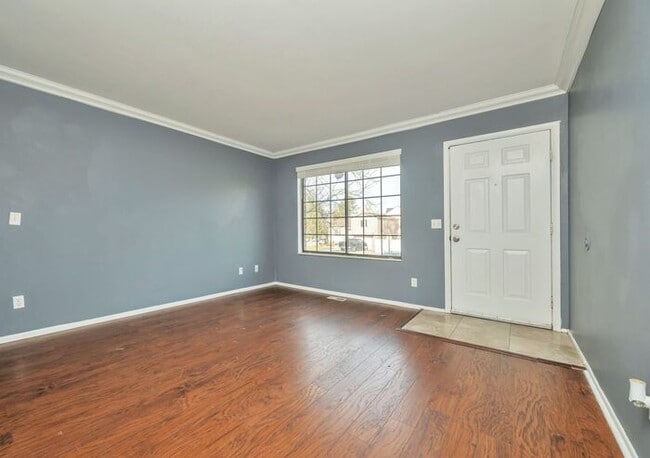 Building Photo - Awesome Rose Park Thouse in quiet community!