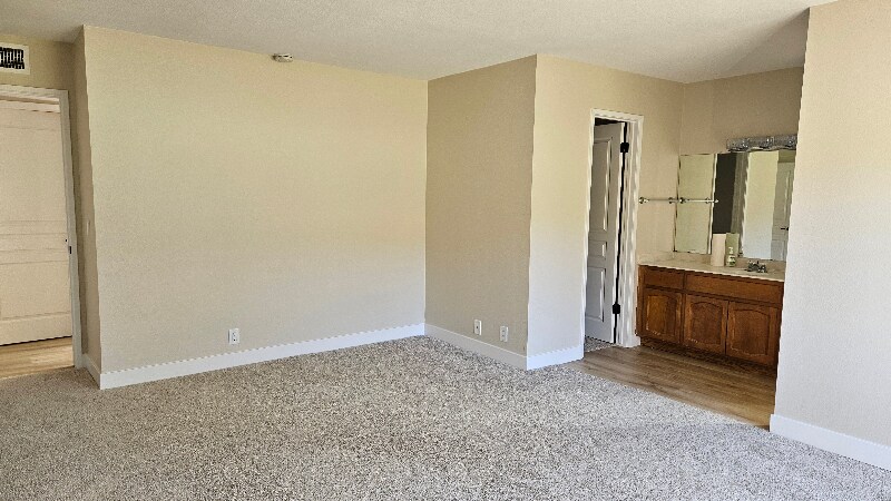 Building Photo - 2639 Pirineos Way