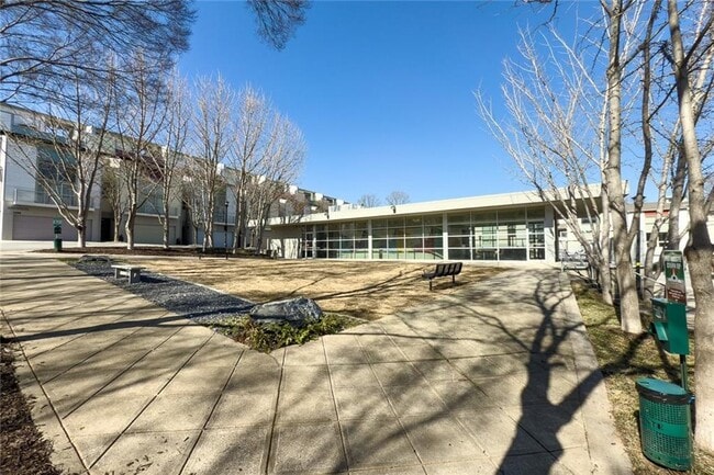 Building Photo - 1213 Van Allen Mews NW