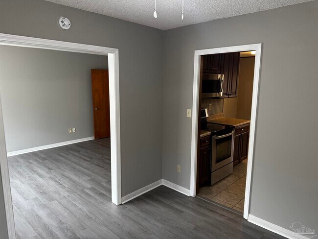 Building Photo - 5941 Leesway Blvd