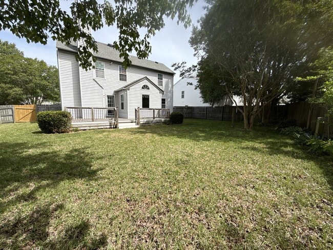 Building Photo - 3813 Sterncroft Dr