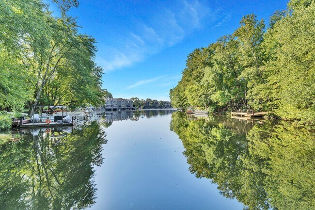 Building Photo - 11041 Villaridge Ct