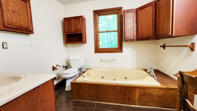 Building Photo - Private Home