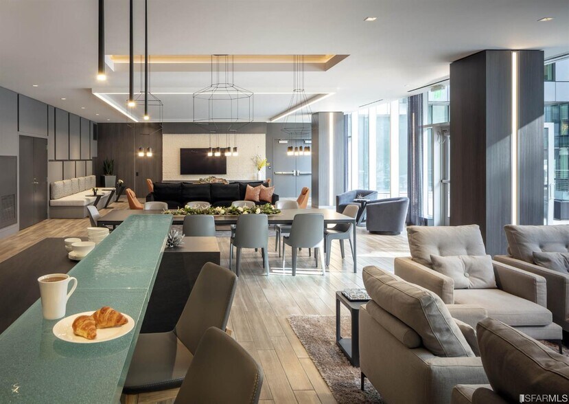 Club Lounge - 301 Main St