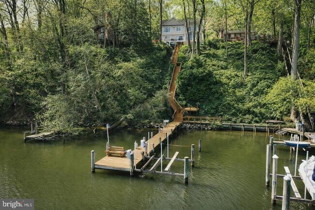Building Photo - 928 Waterview Dr