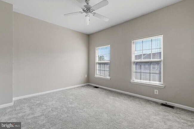 Building Photo - 21844 Kelsey Square
