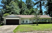 Building Photo - 414 Newcomb Cove