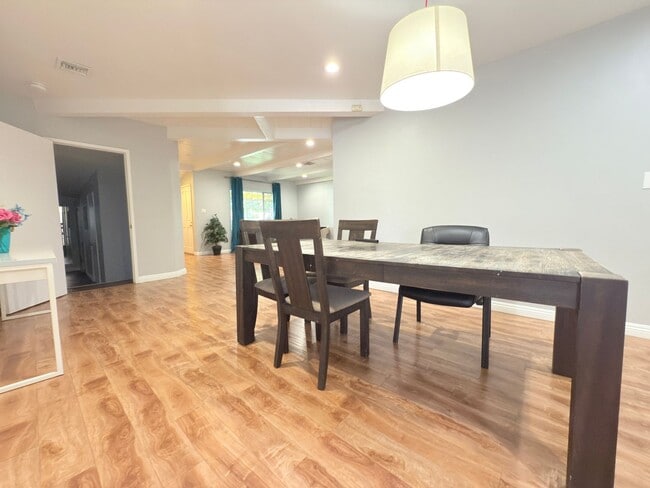 Building Photo - 16656 Nordhoff St